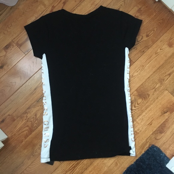 Black Guess t-shirt - Picture 2 of 2